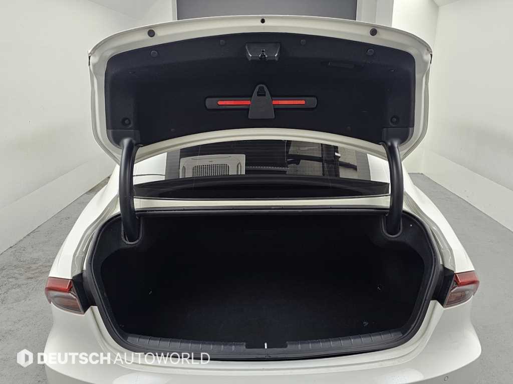 Hyundai Grandeur — photo 19