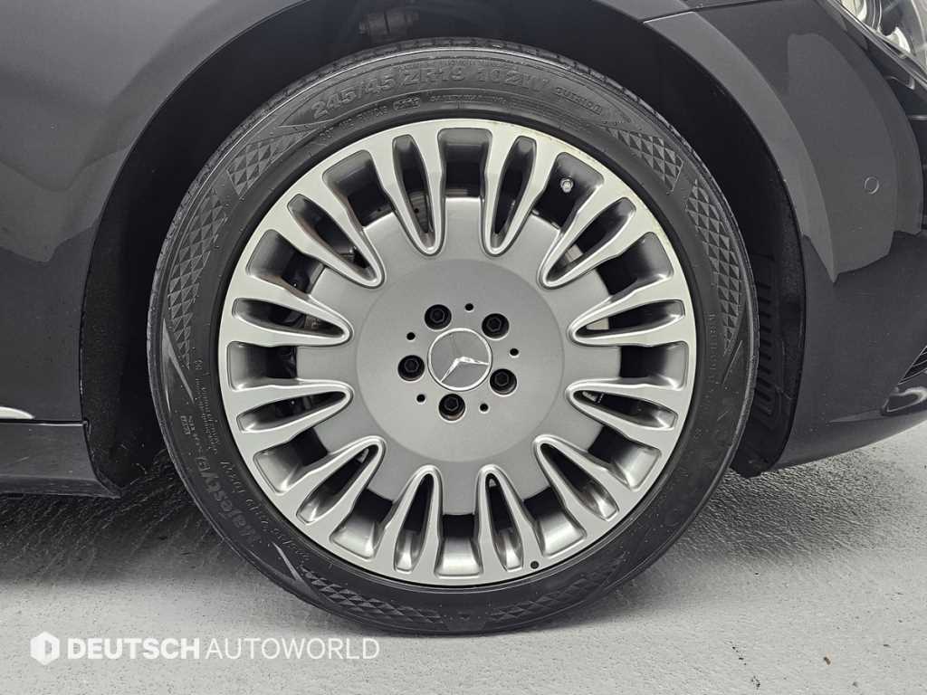 Mercedes-Benz S-Class — photo 05