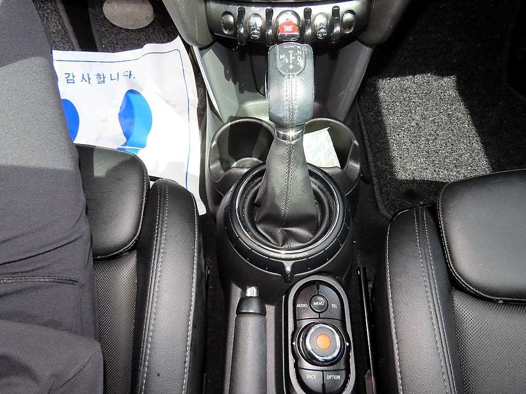 Mini Cooper — photo 10