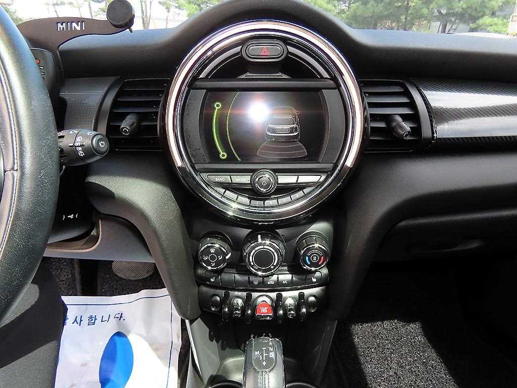 Mini Cooper — photo 12
