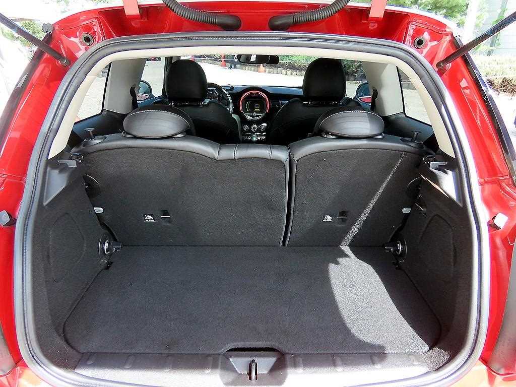 Mini Cooper — photo 16