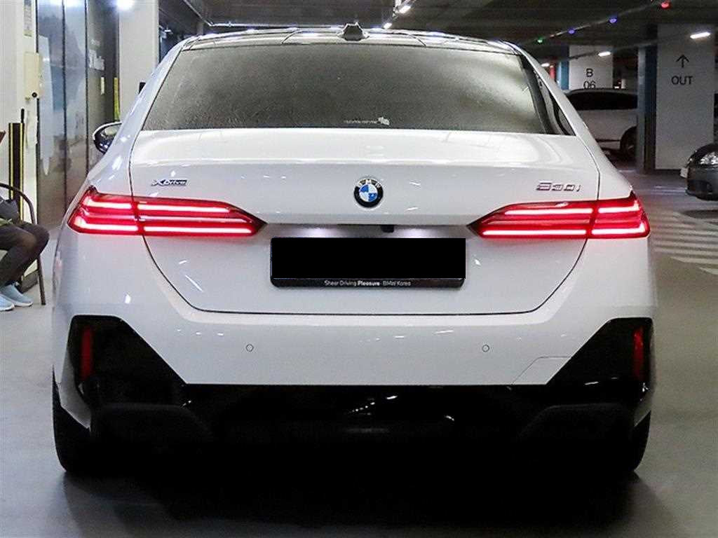 BMW 5-Series — photo 05
