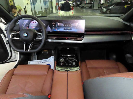 BMW 5-Series — photo 10