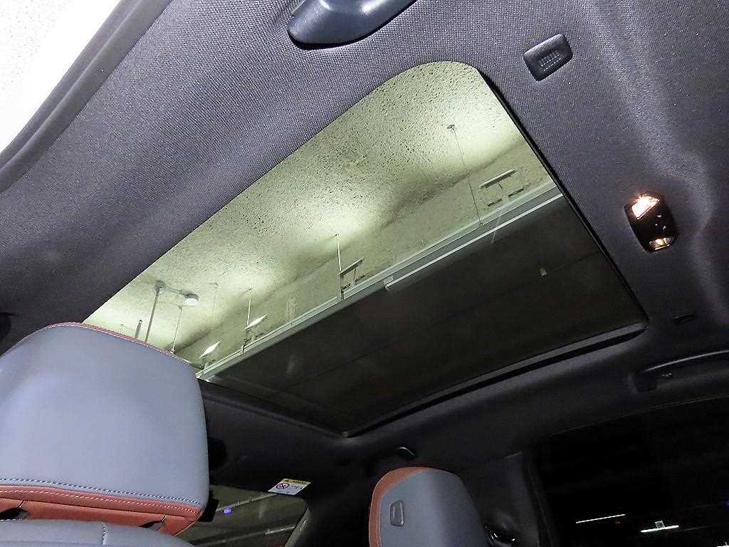 BMW 5-Series — photo 17