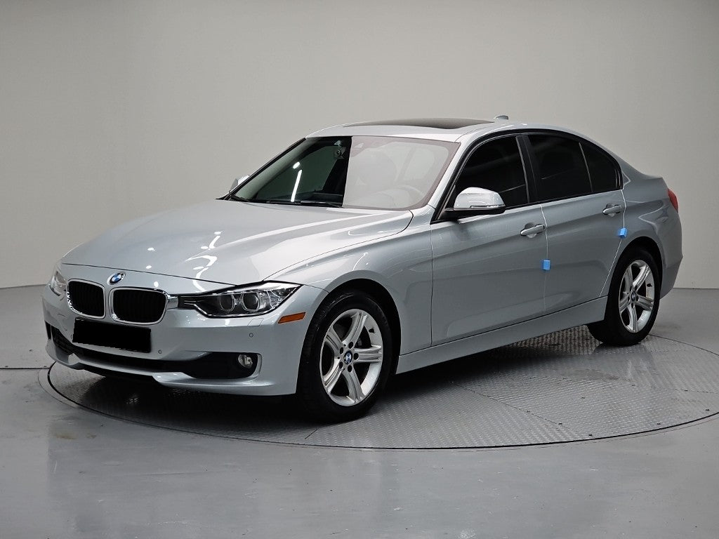 BMW 3-Series — photo 01