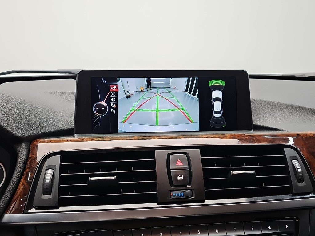 BMW 3-Series — photo 15