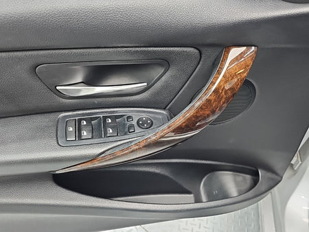 BMW 3-Series — photo 16