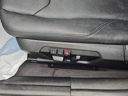 BMW 3-Series — photo 18