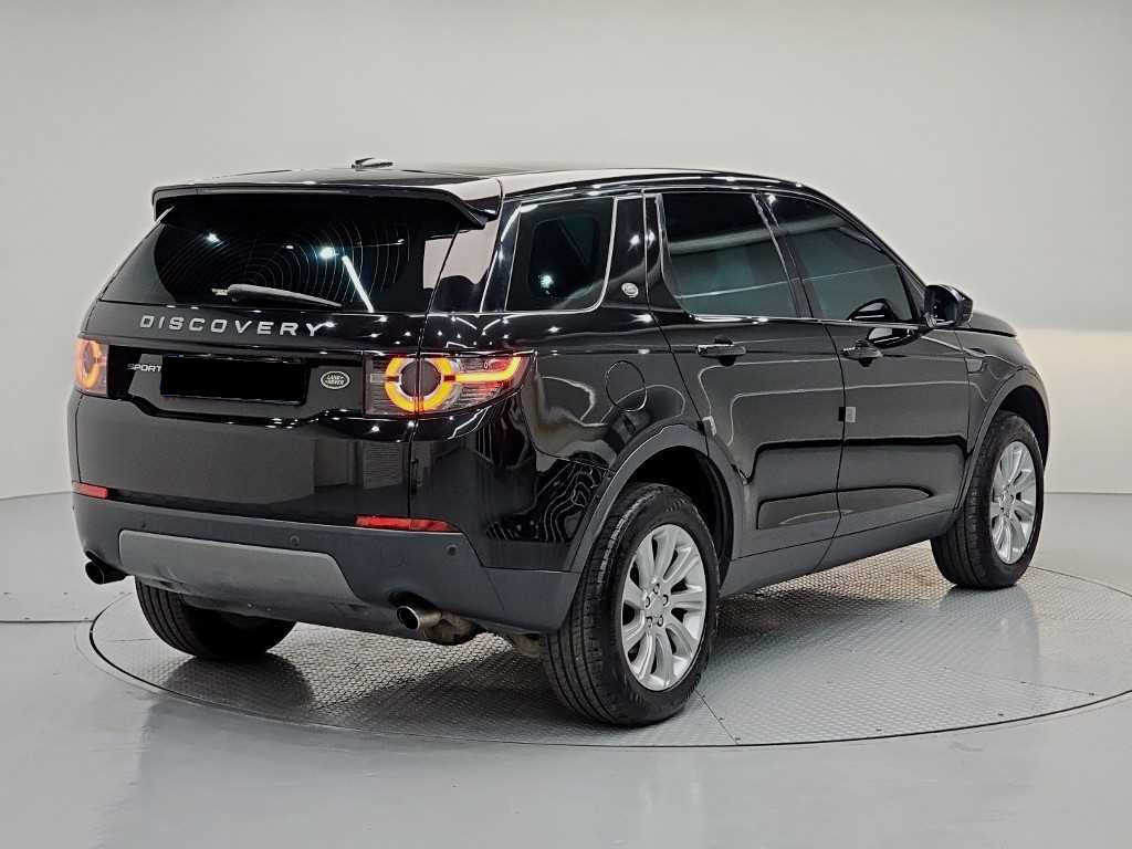 Land Rover Discovery Sport — photo 04