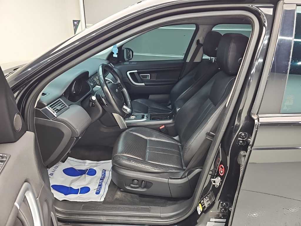 Land Rover Discovery Sport — photo 11