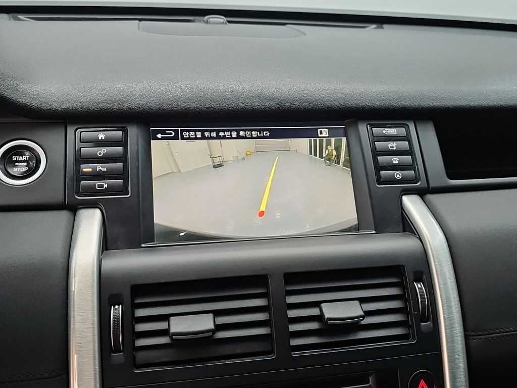 Land Rover Discovery Sport — photo 15