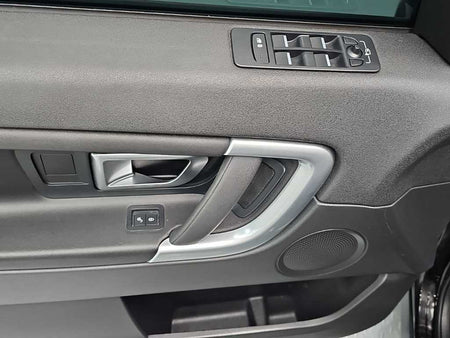 Land Rover Discovery Sport — photo 16