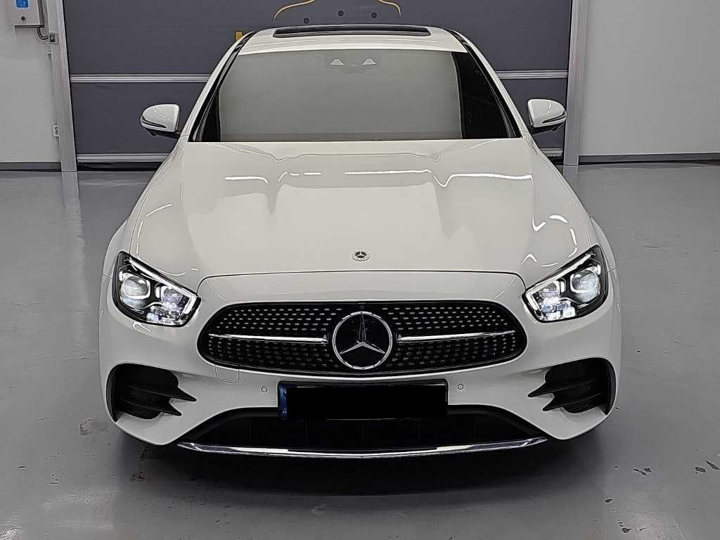 Mercedes-Benz E-Class — photo 01