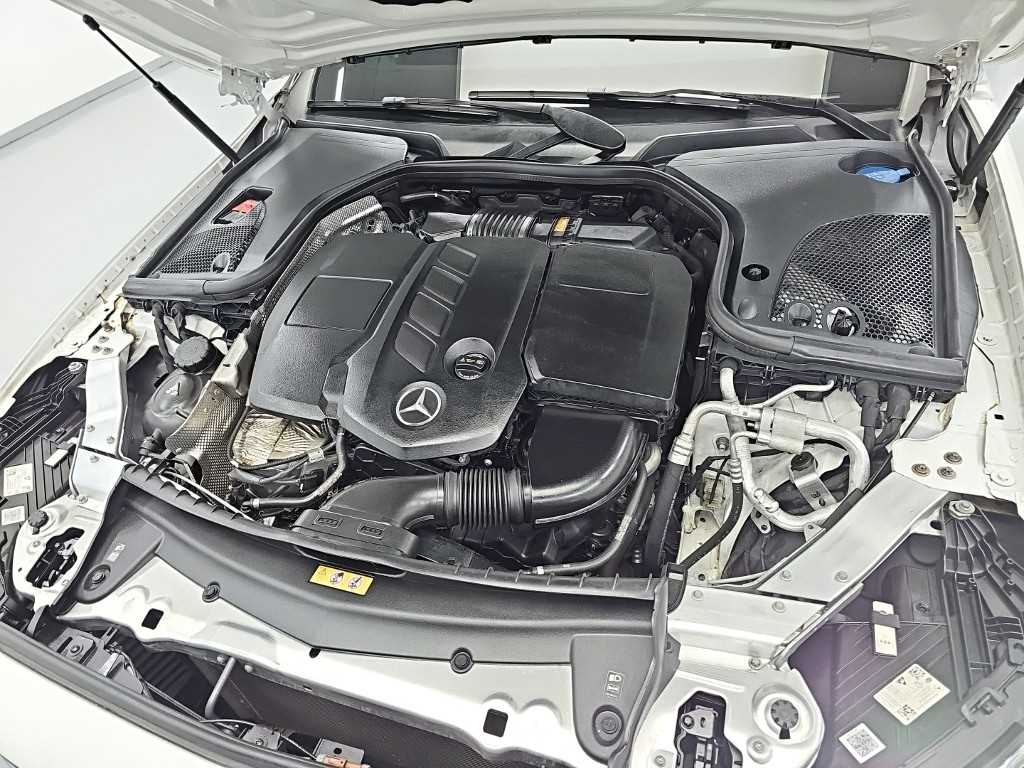 Mercedes-Benz E-Class — photo 05