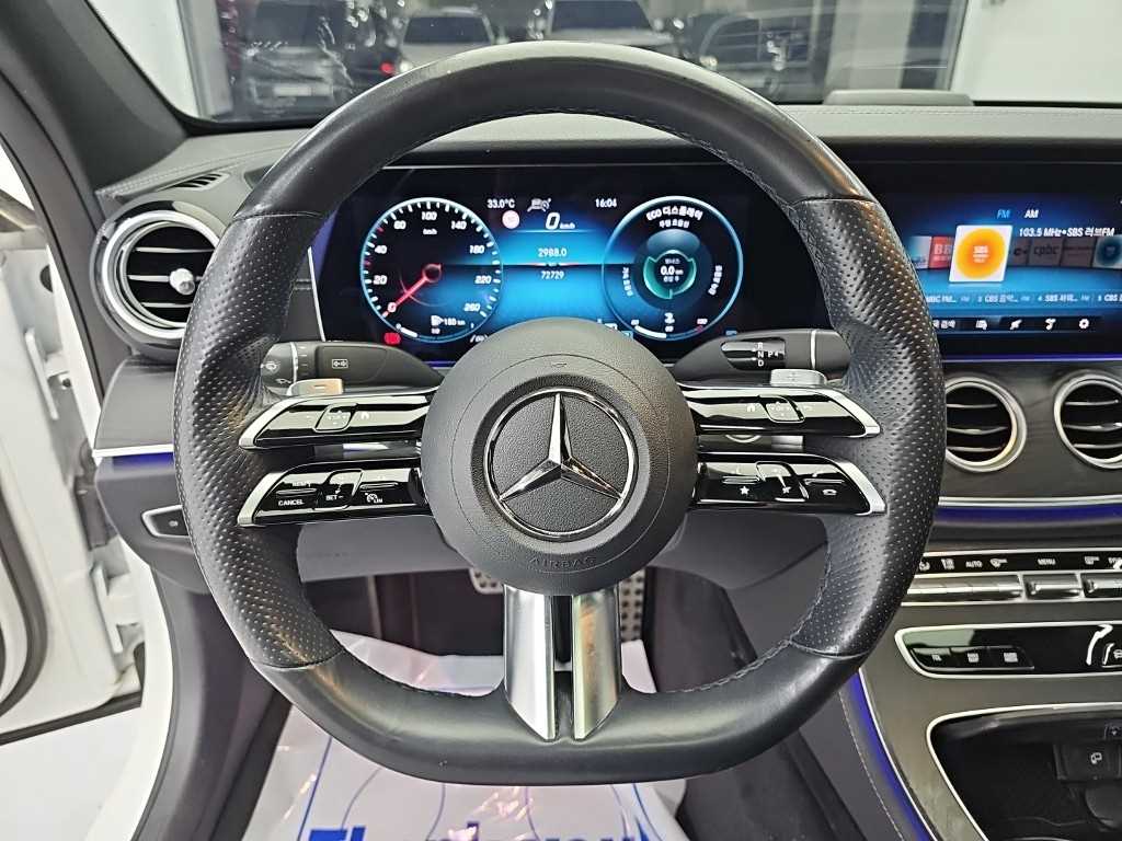 Mercedes-Benz E-Class — photo 09