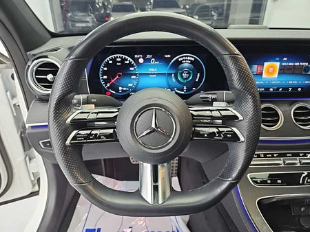 Mercedes-Benz E-Class — photo 09