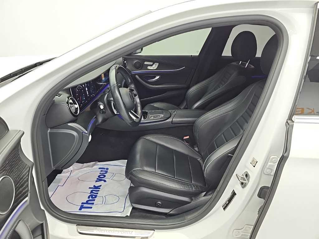 Mercedes-Benz E-Class — photo 11