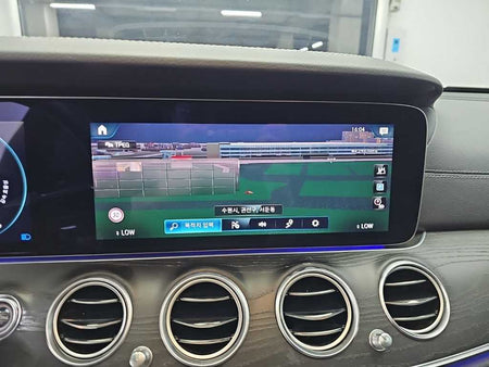 Mercedes-Benz E-Class — photo 15