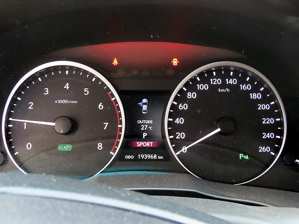 Lexus ES — photo 09