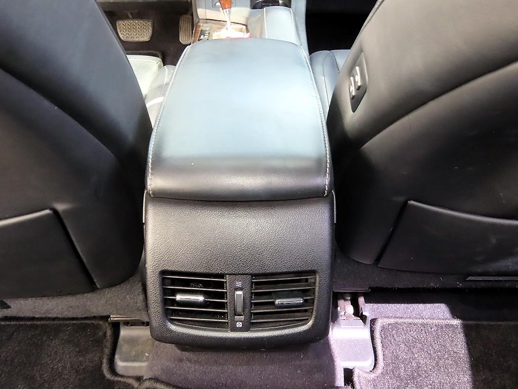 Lexus ES — photo 17