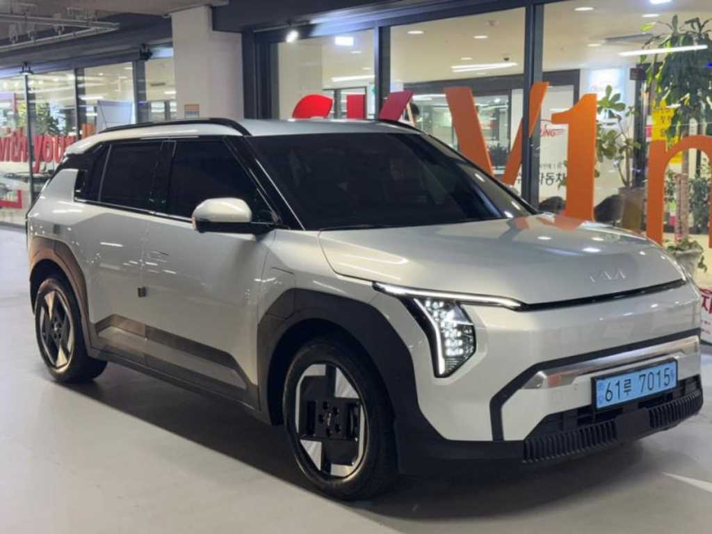 Kia EV3 — photo 02