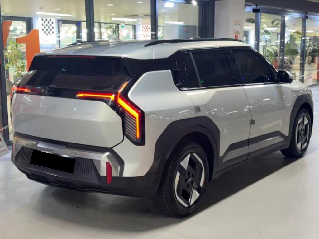 Kia EV3 — photo 04