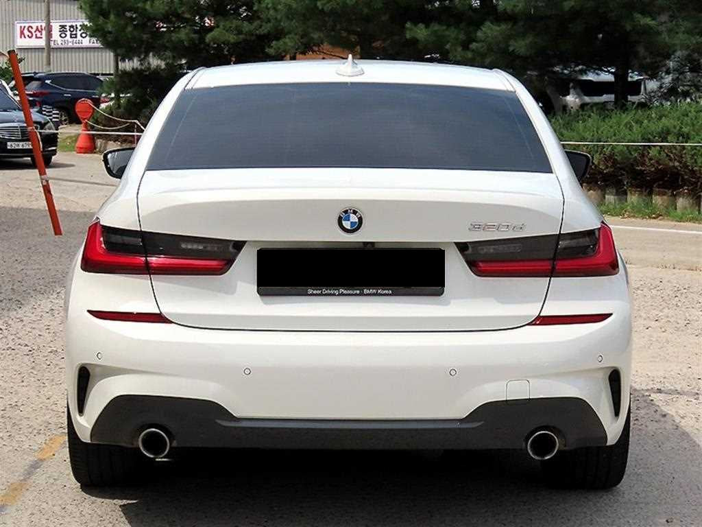 BMW 3-Series — photo 04