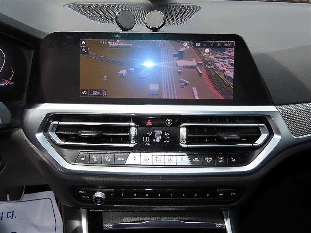 BMW 3-Series — photo 15