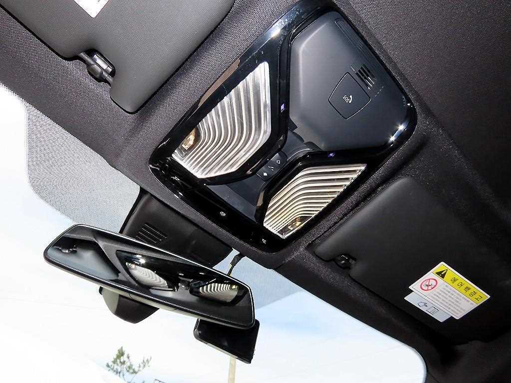 BMW 3-Series — photo 16
