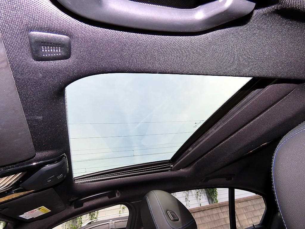 BMW 3-Series — photo 17