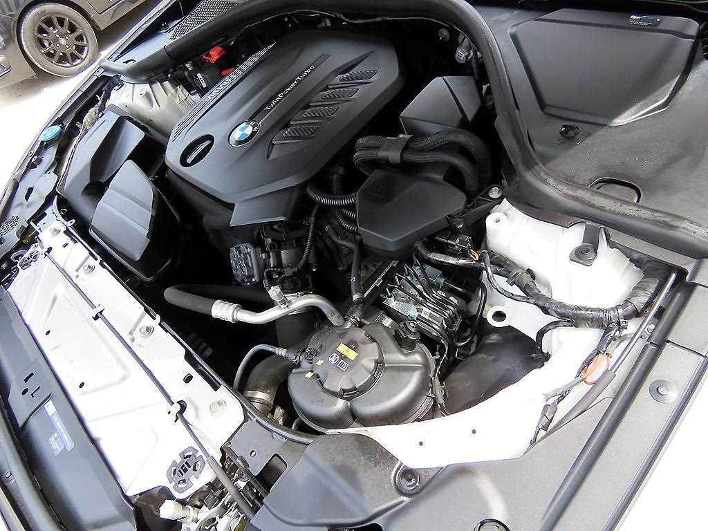 BMW 3-Series — photo 19