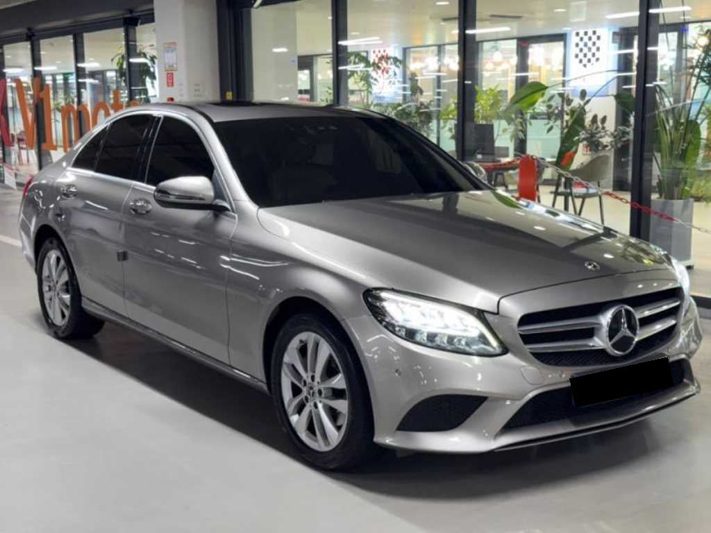 Mercedes-Benz C-Class — photo 02