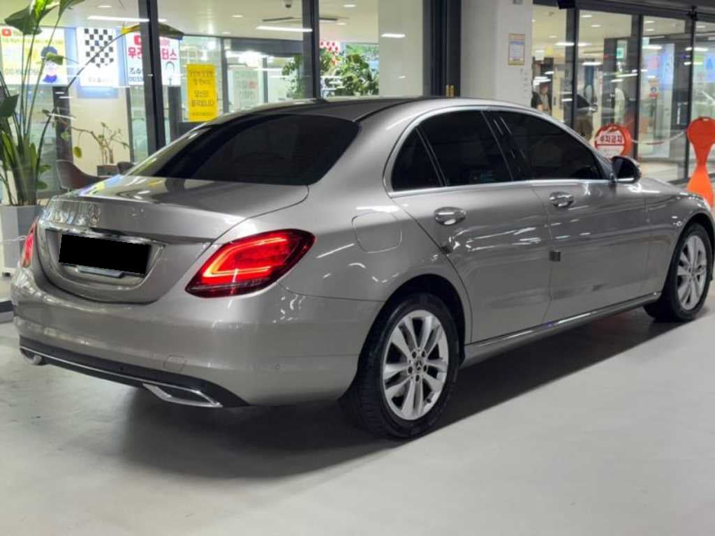 Mercedes-Benz C-Class — photo 04