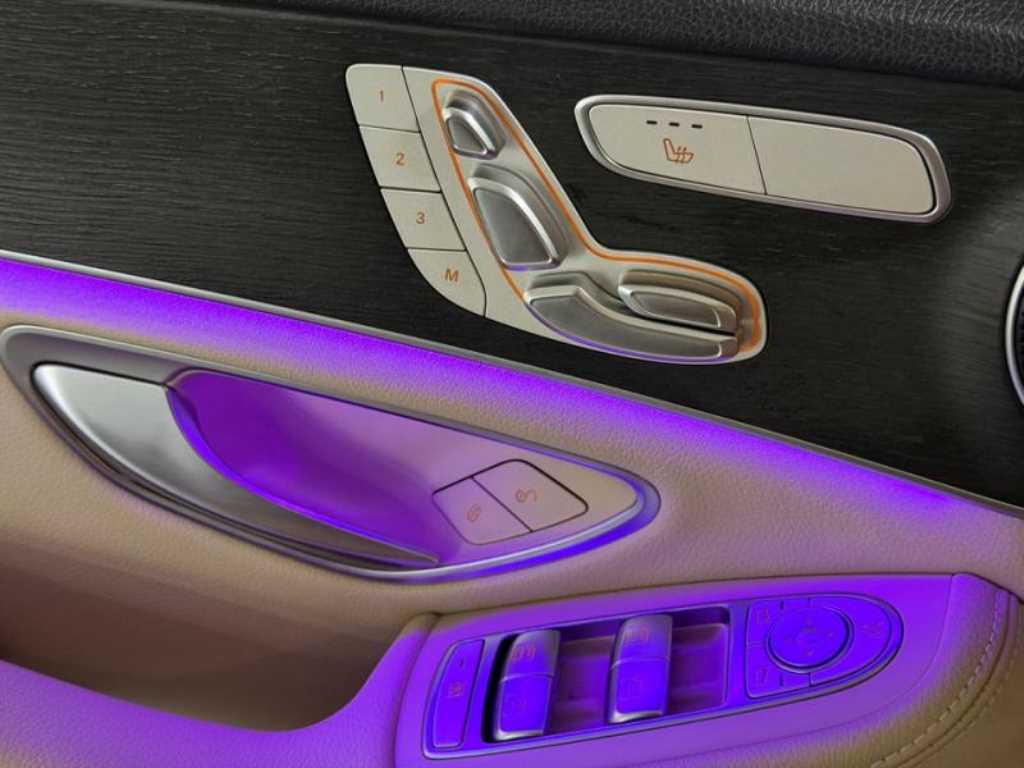 Mercedes-Benz C-Class — photo 16