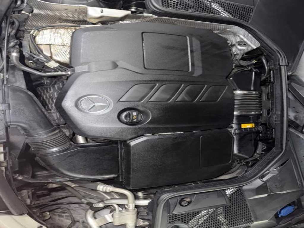 Mercedes-Benz C-Class — photo 18