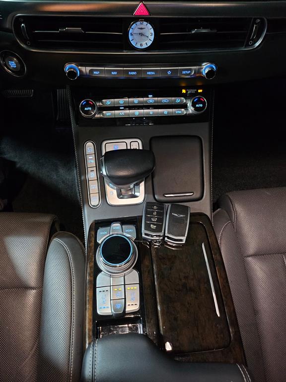 Genesis G90 — photo 15
