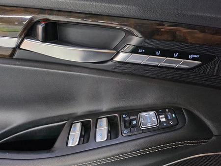 Genesis G90 — photo 16