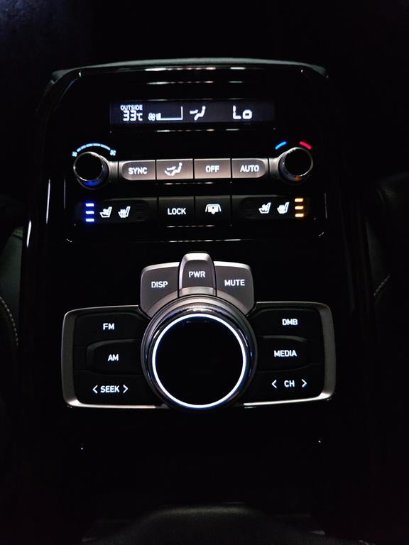 Genesis G90 — photo 18