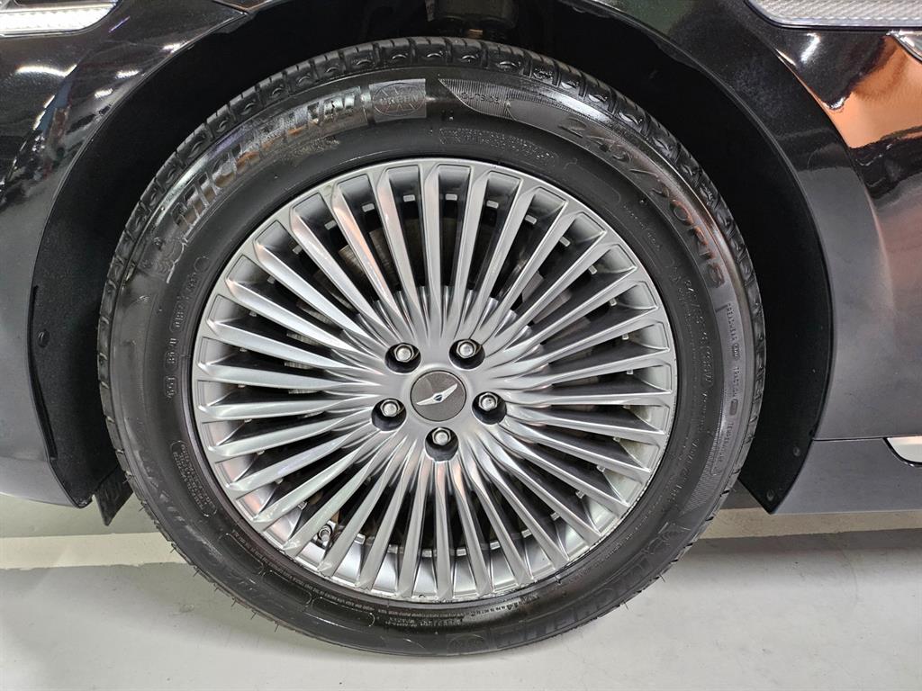 Genesis G90 — photo 19