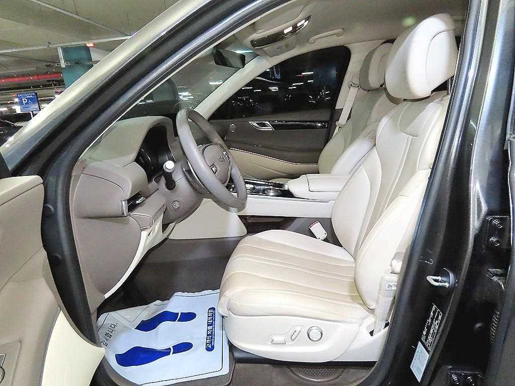 Genesis GV80 — photo 06