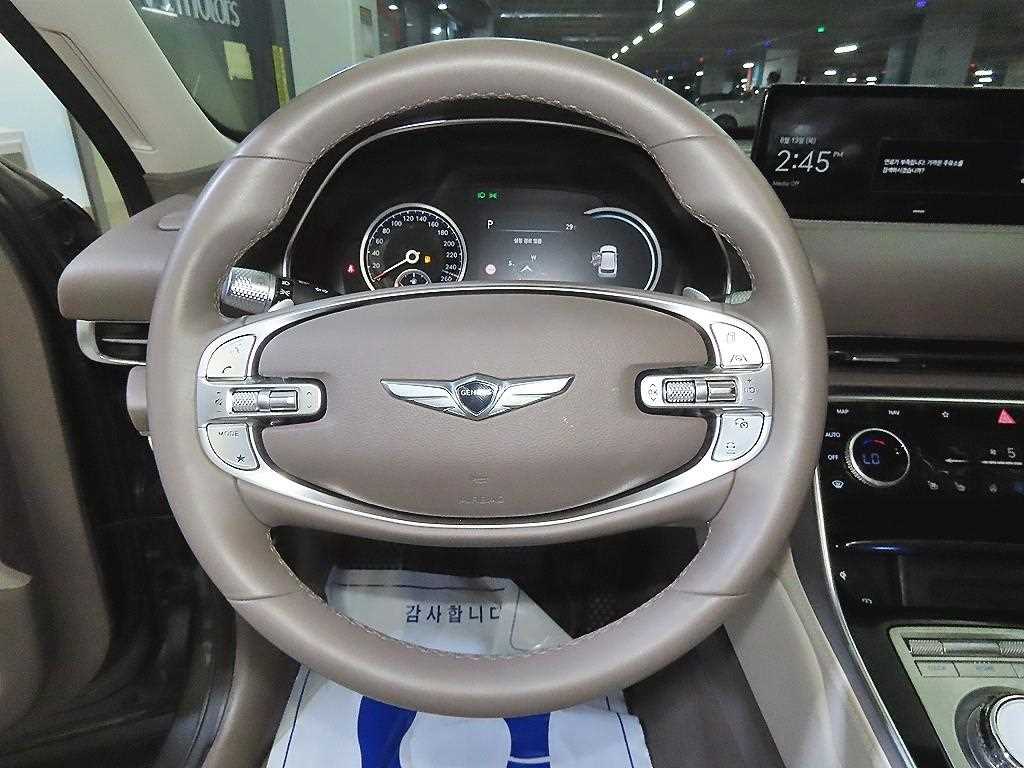 Genesis GV80 — photo 08