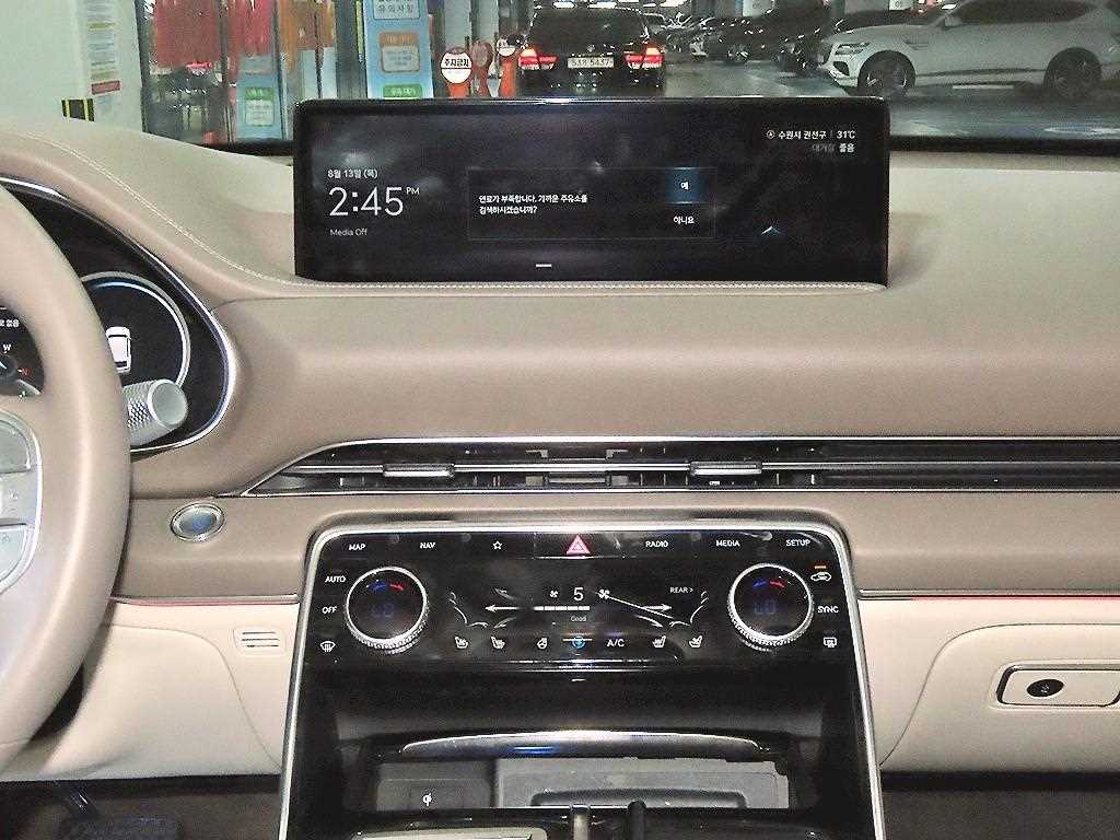Genesis GV80 — photo 11