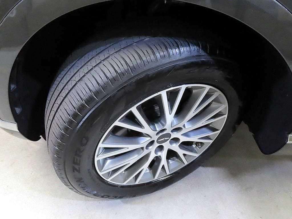 Genesis GV80 — photo 20