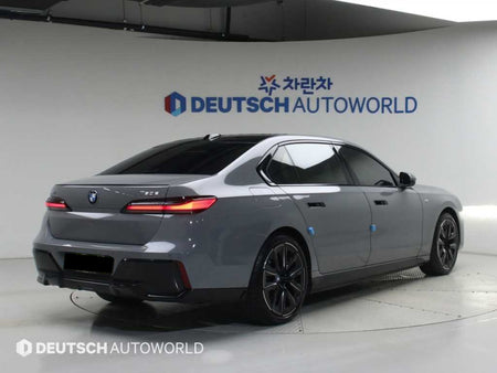 BMW 7-Series — photo 02