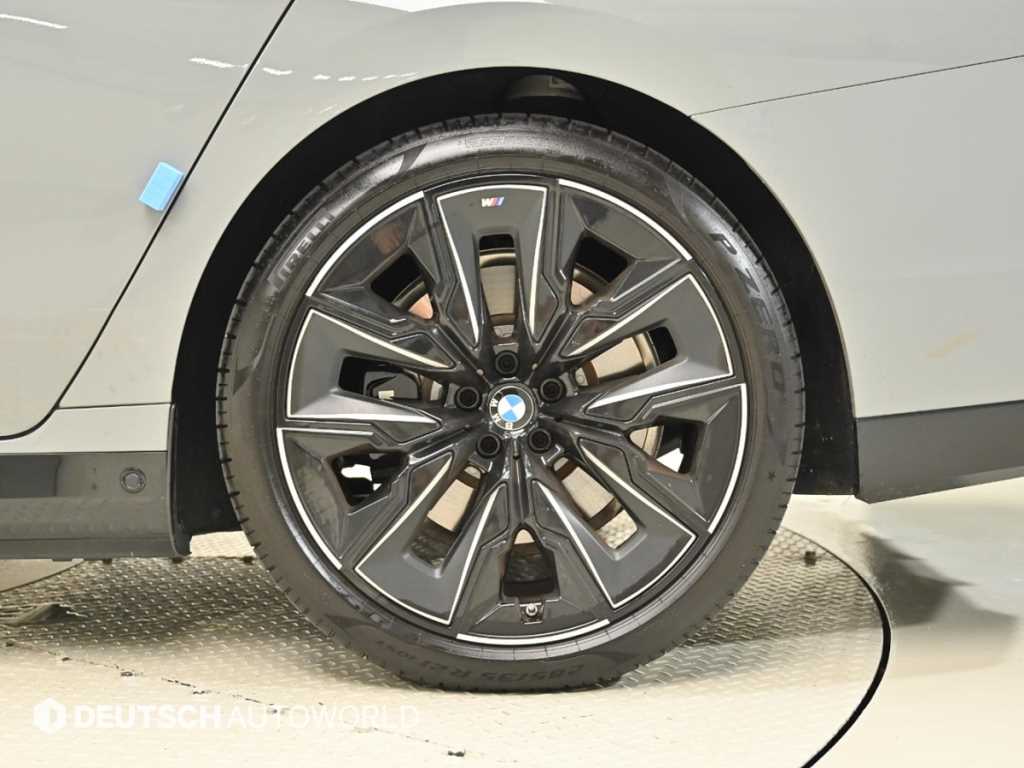 BMW 7-Series — photo 05
