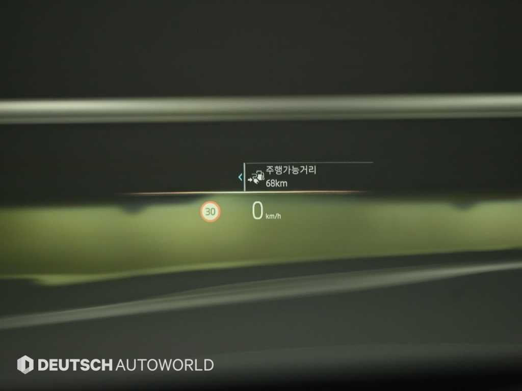 BMW 7-Series — photo 17