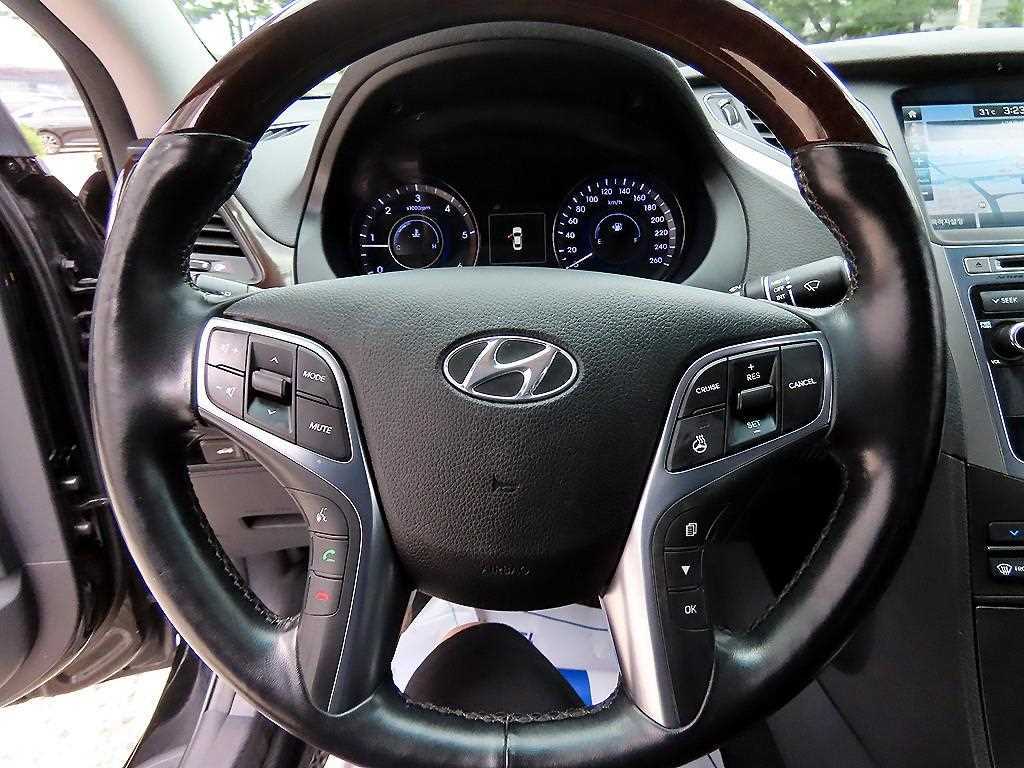 Hyundai Grandeur — photo 08