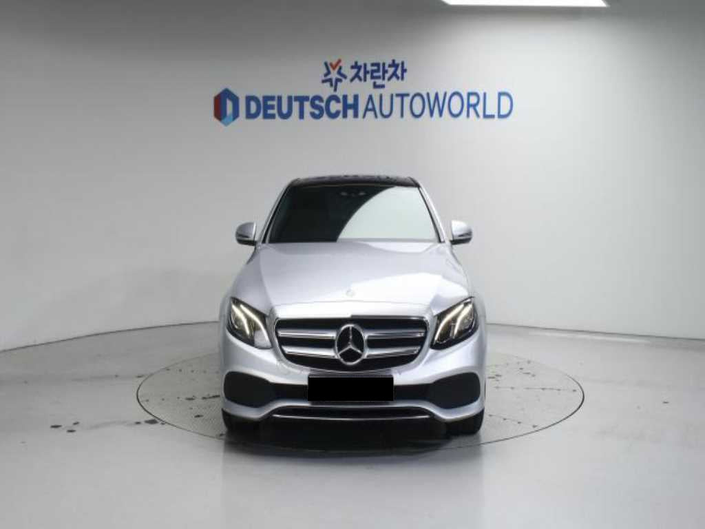 Mercedes-Benz E-Class — photo 03