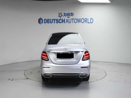 Mercedes-Benz E-Class — photo 04