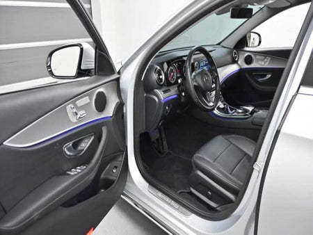 Mercedes-Benz E-Class — photo 10